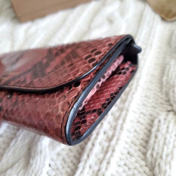 💥100% Authentic Burberry Pink/Black Python Halton Continental Wallet - Picture 7 of 12